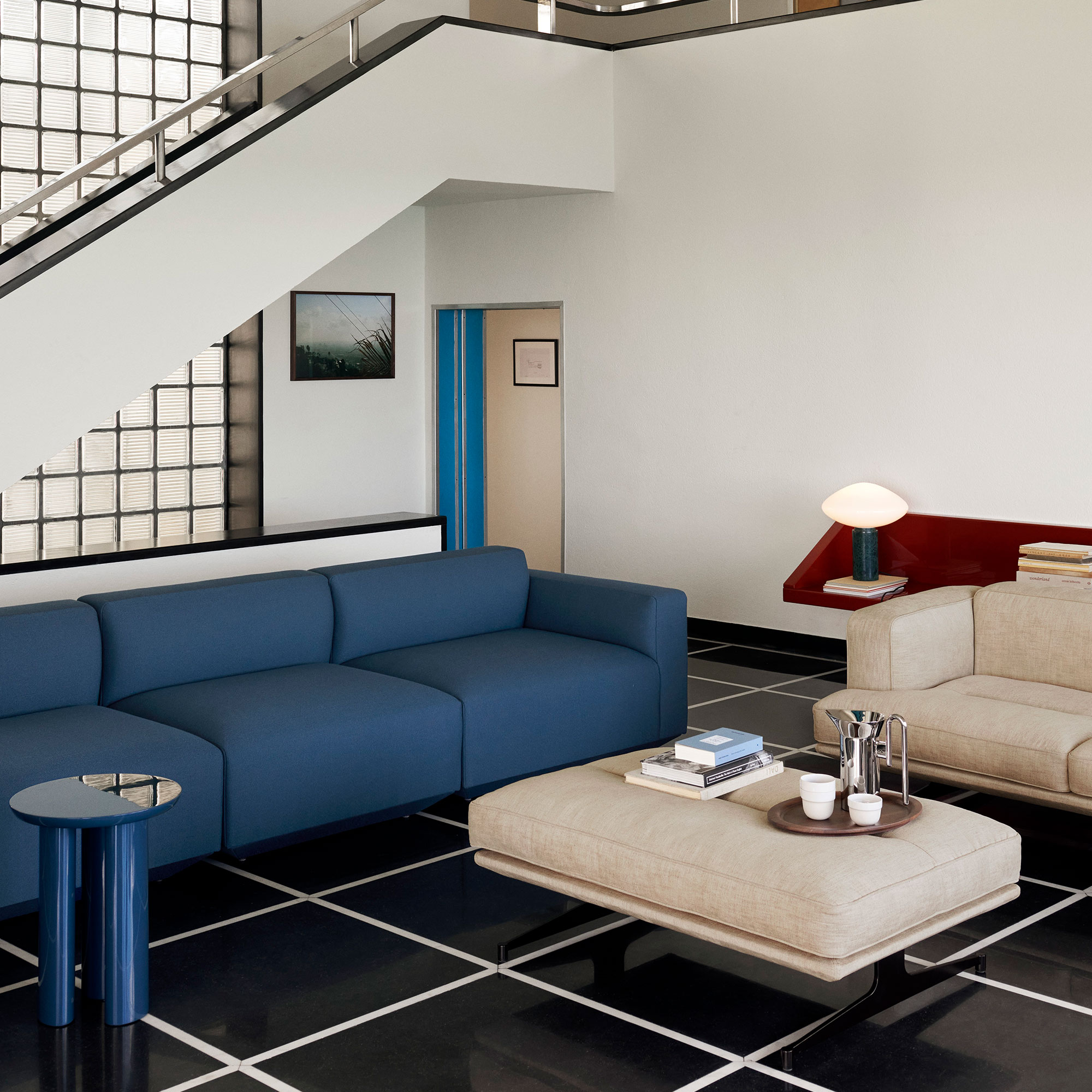 Inland AV32 Pouf