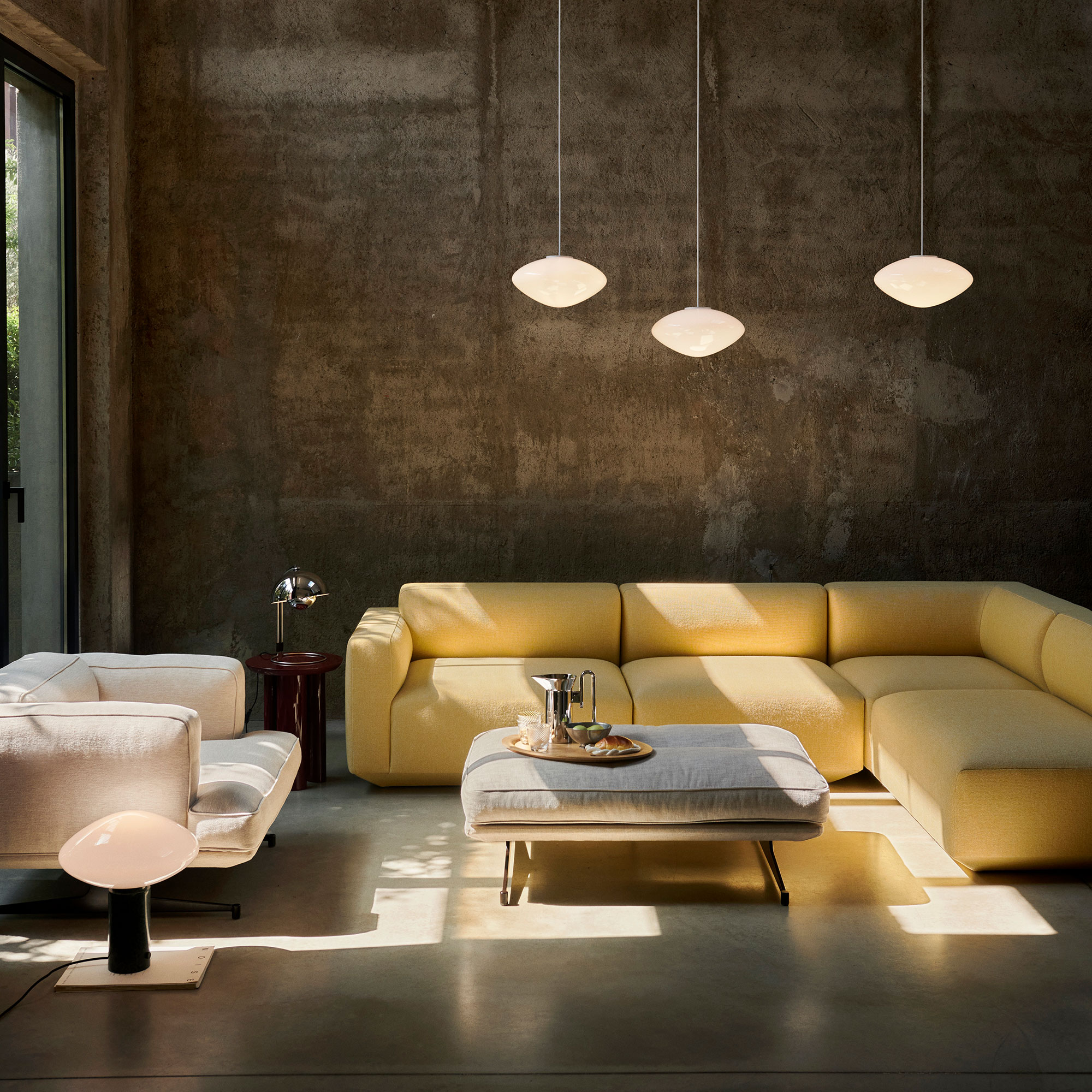 Inland AV32 Pouf