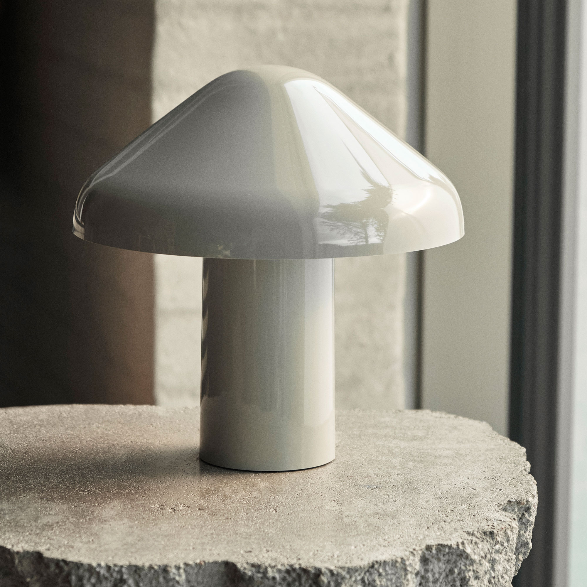 Pao Portable Lamp