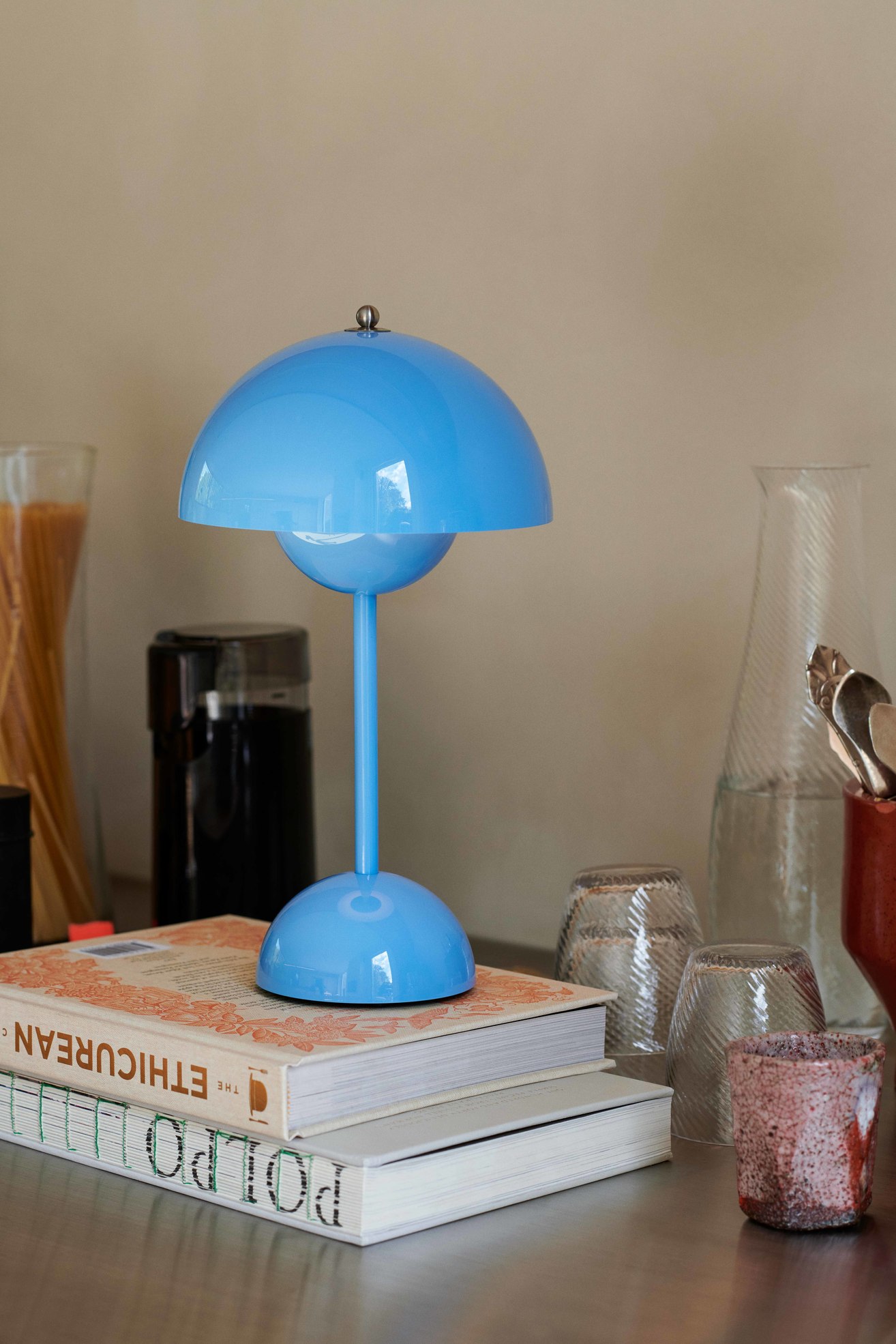 Flowerpot Portable Table Lamp VP9