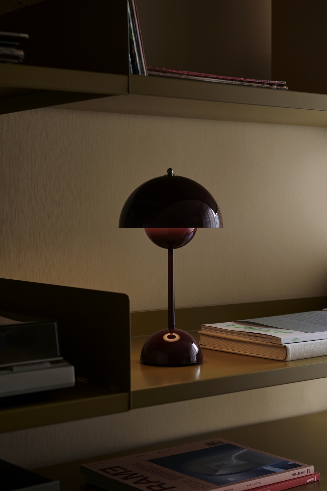 Flowerpot Portable Table Lamp VP9