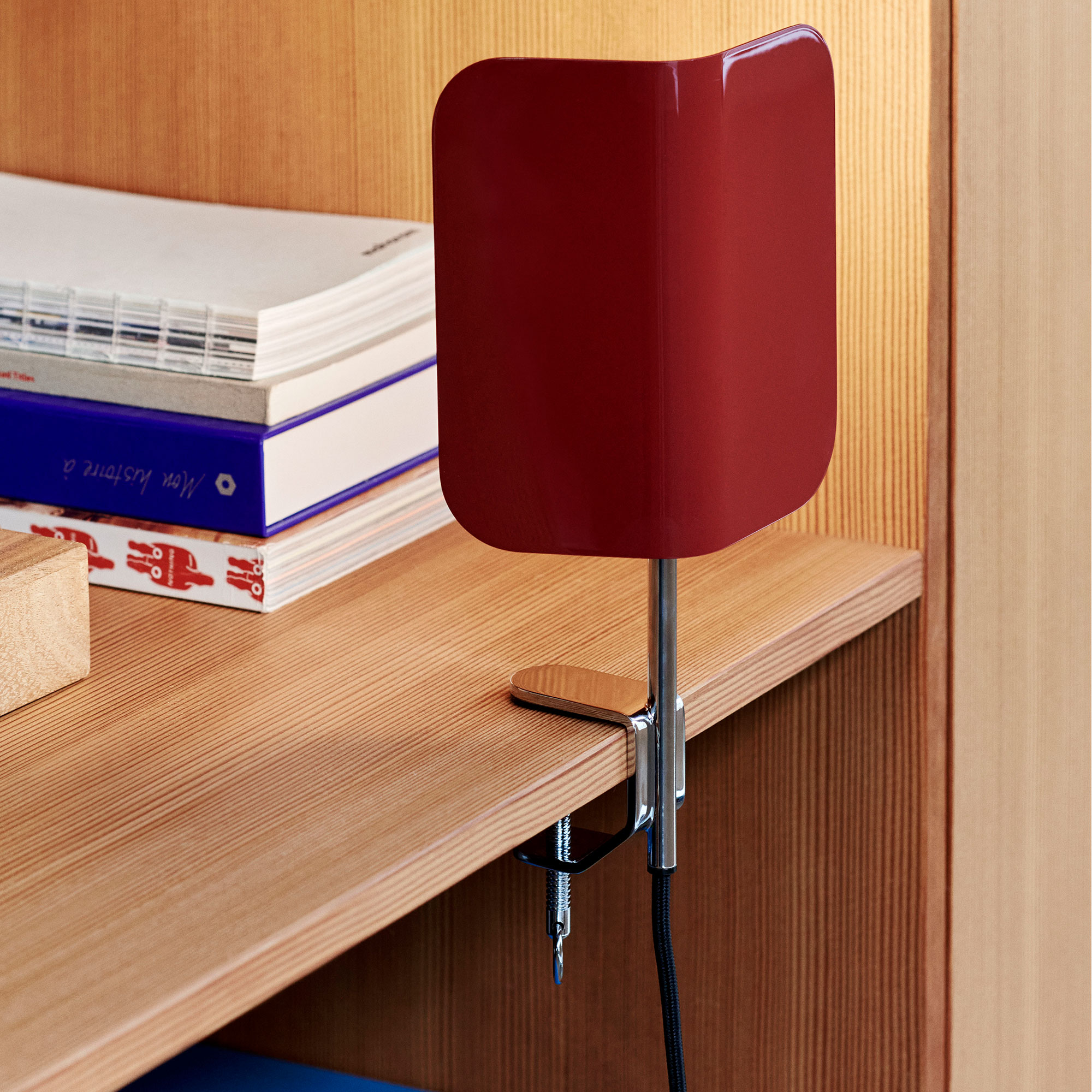 Apex Clip Lamp