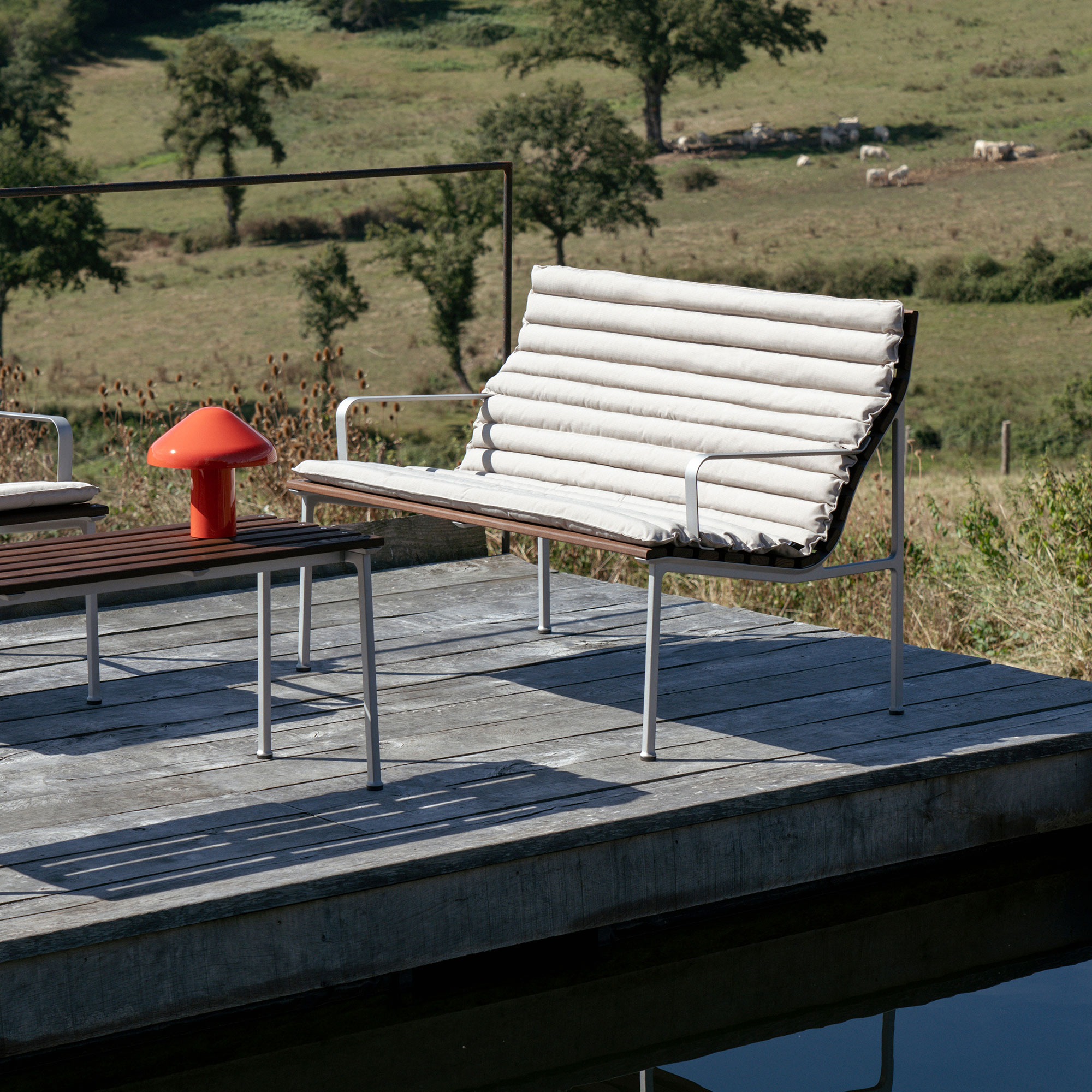 Traverse Lounge Bench w. arm
