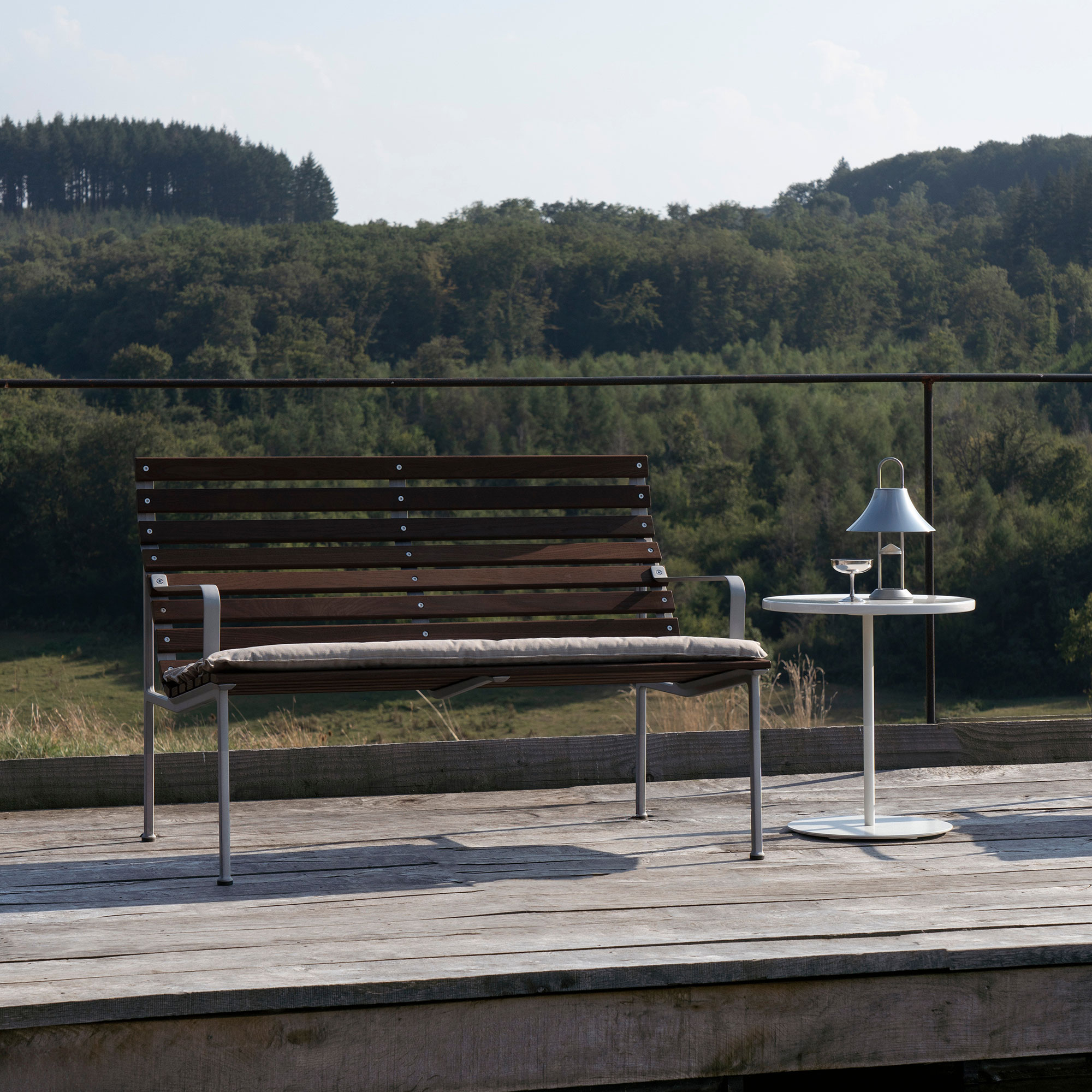 Traverse Lounge Bench w. arm