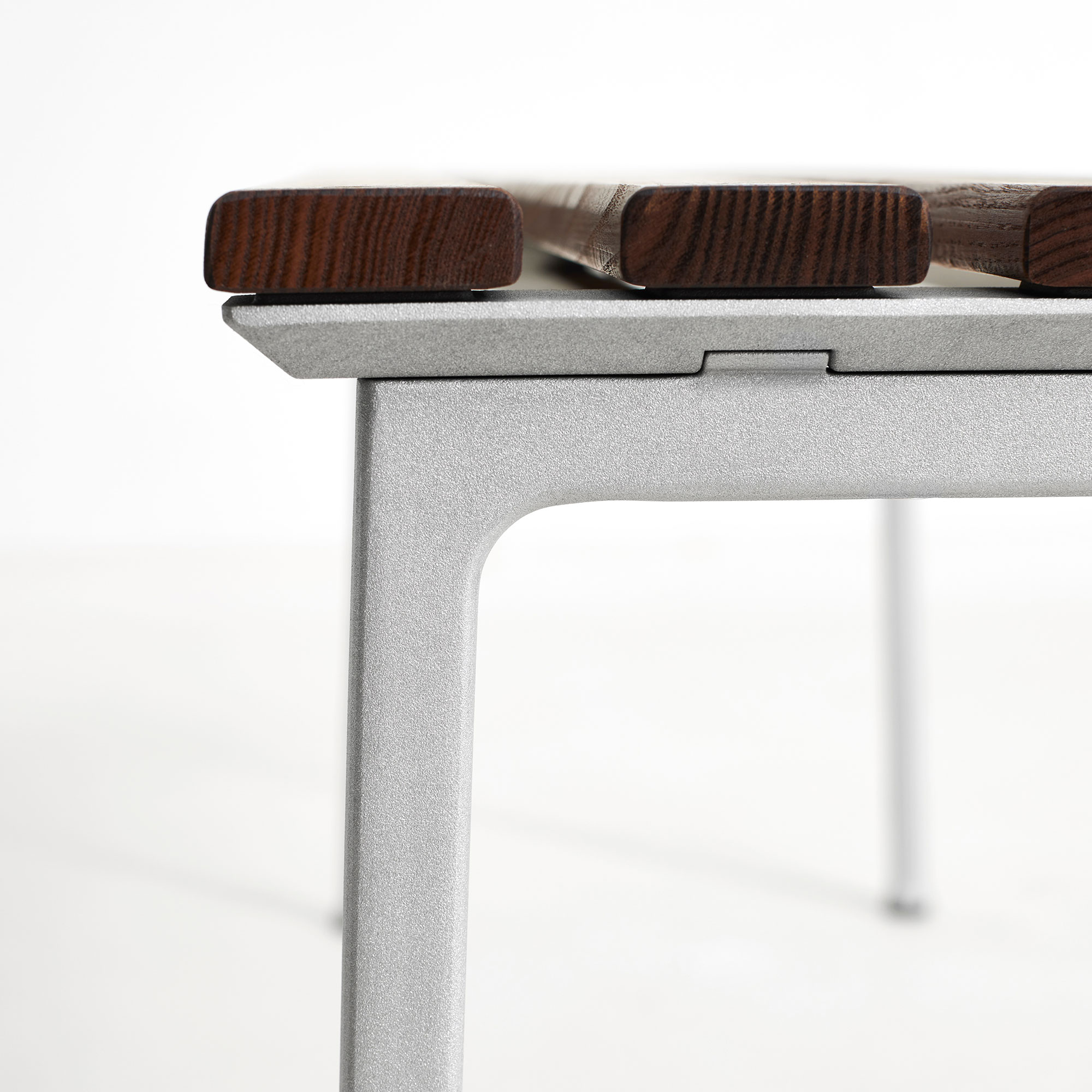 Traverse Bench
