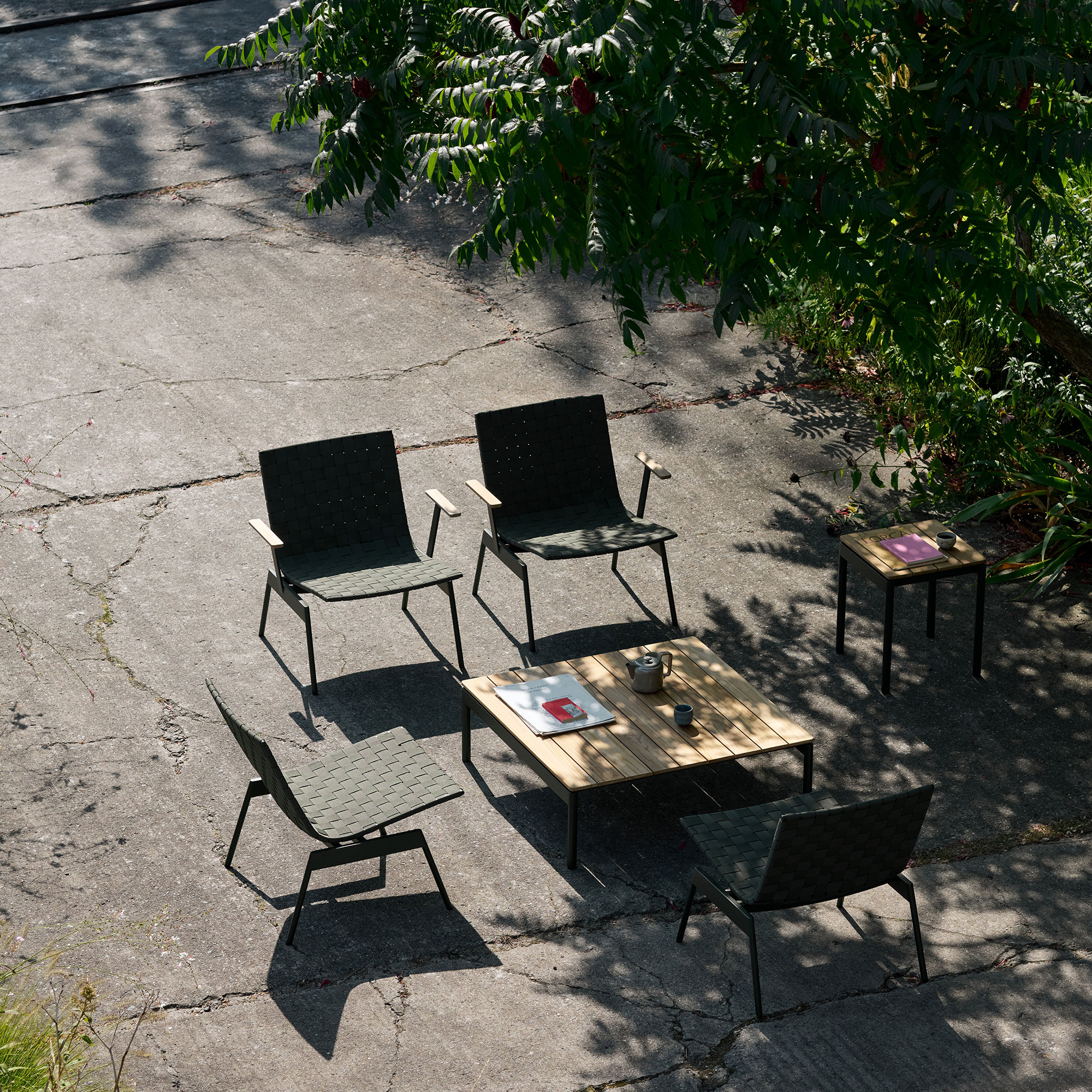 Ville Outdoor Lounge Chair AV44