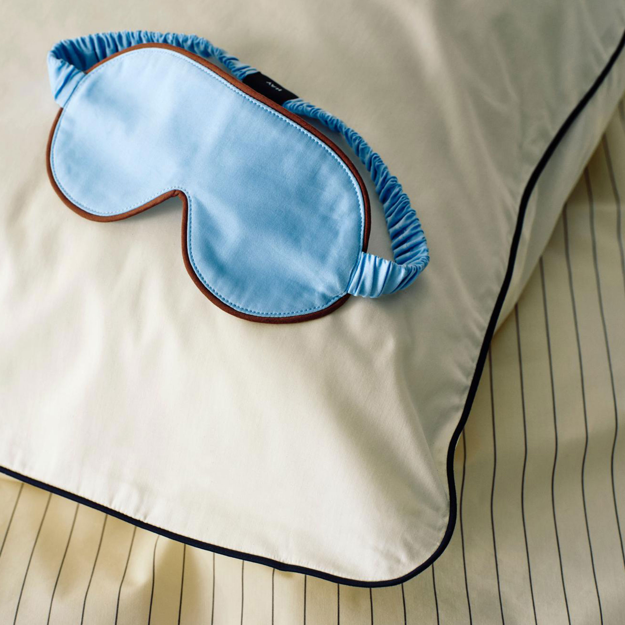 Outline Sleep Mask