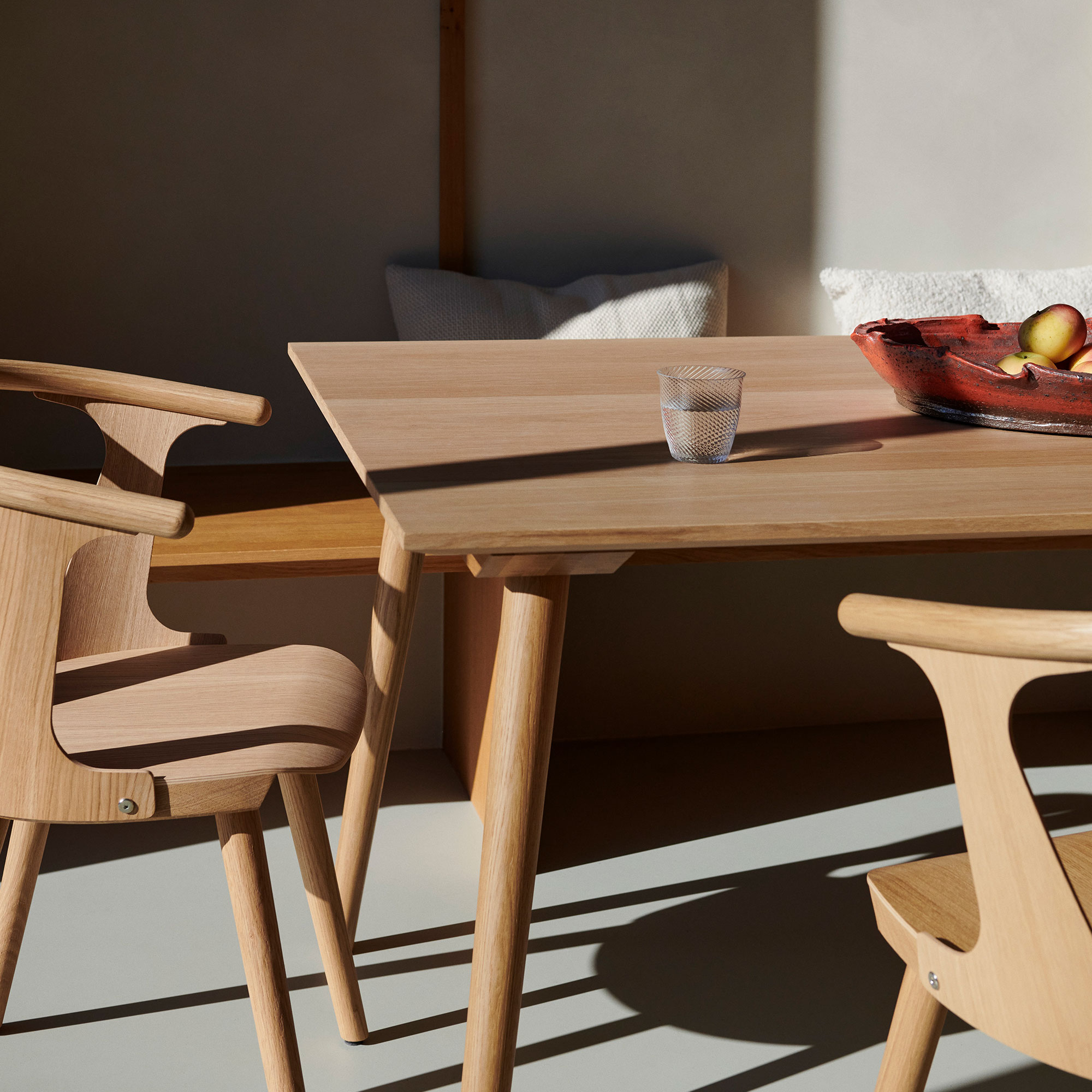 In Between Table SK6