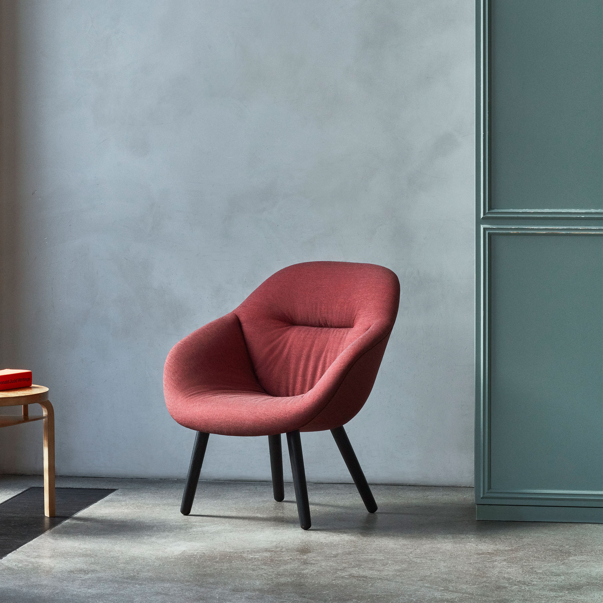 About a Lounge AAL82 Soft