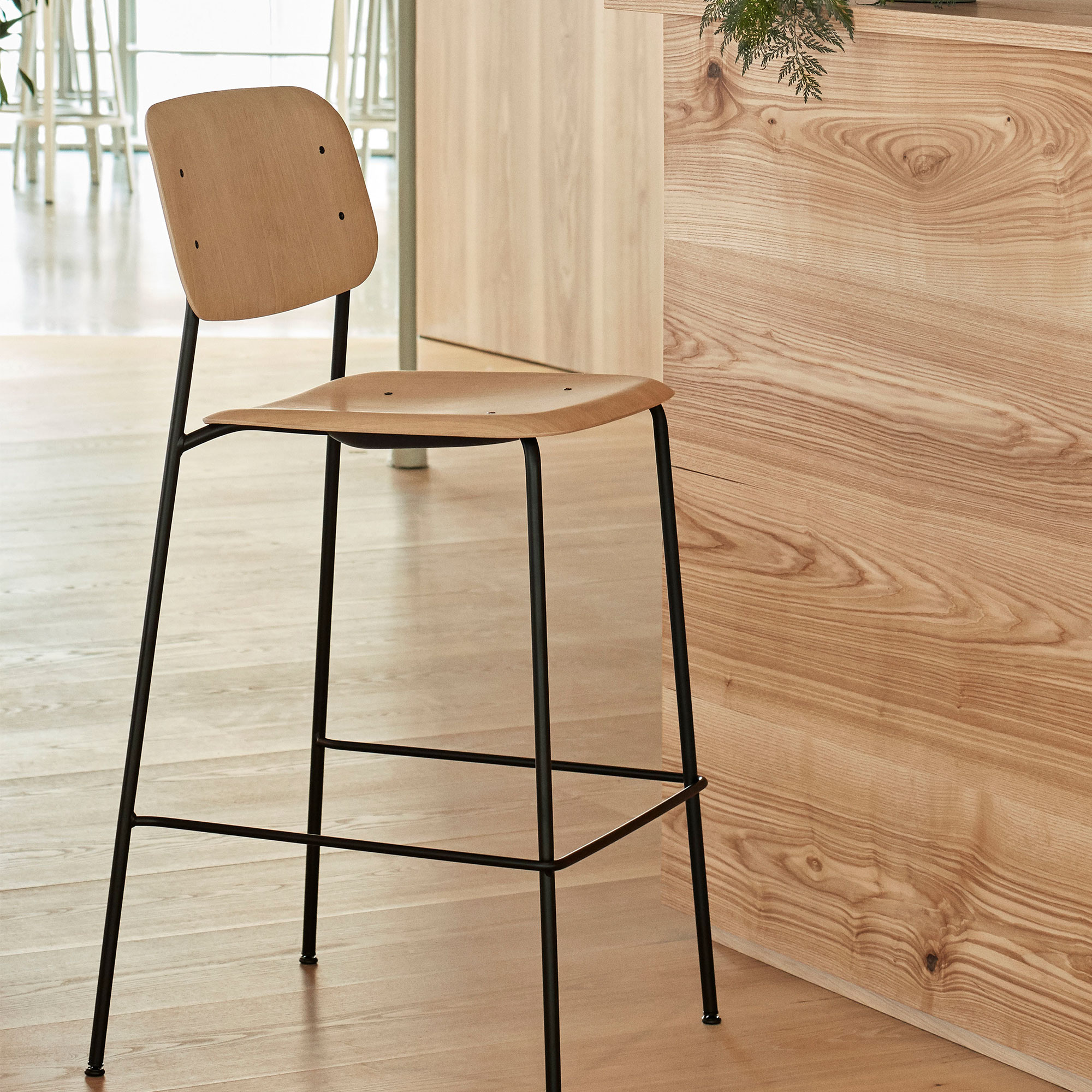 Soft Edge90 Bar Stool