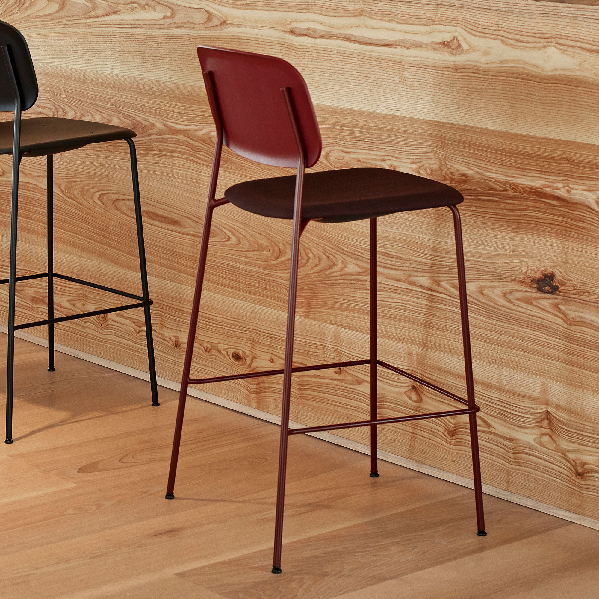 Soft Edge90 Bar Stool w. Seat Upholstery