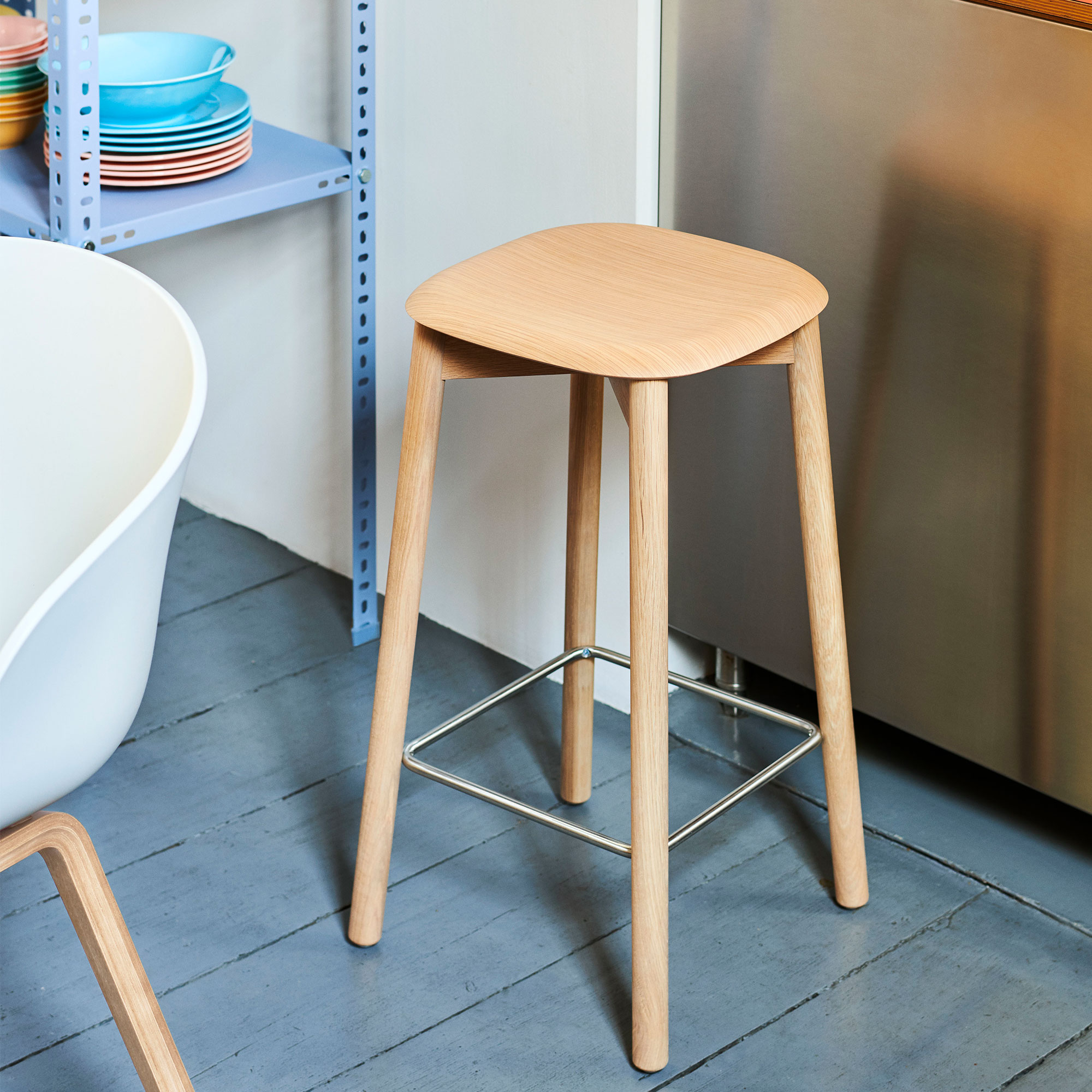 Soft Edge82 Bar Stool