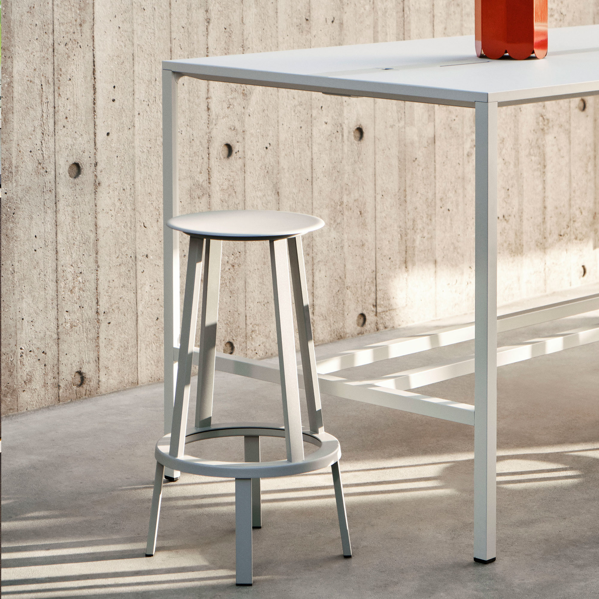 Revolver Bar stool