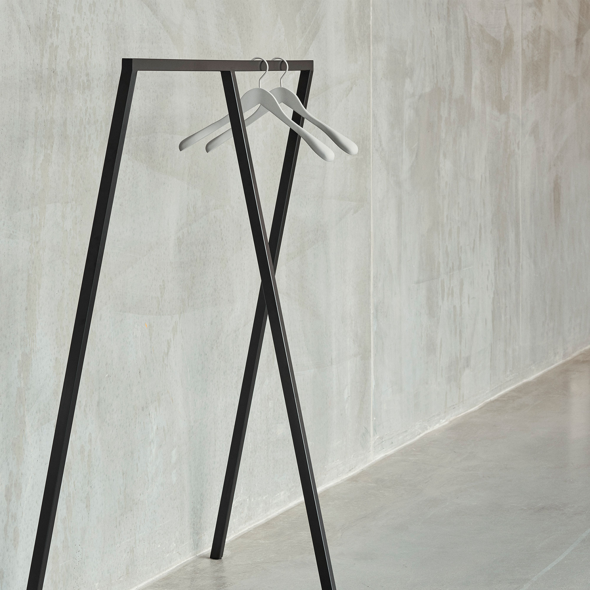Loop Stand Wardrobe